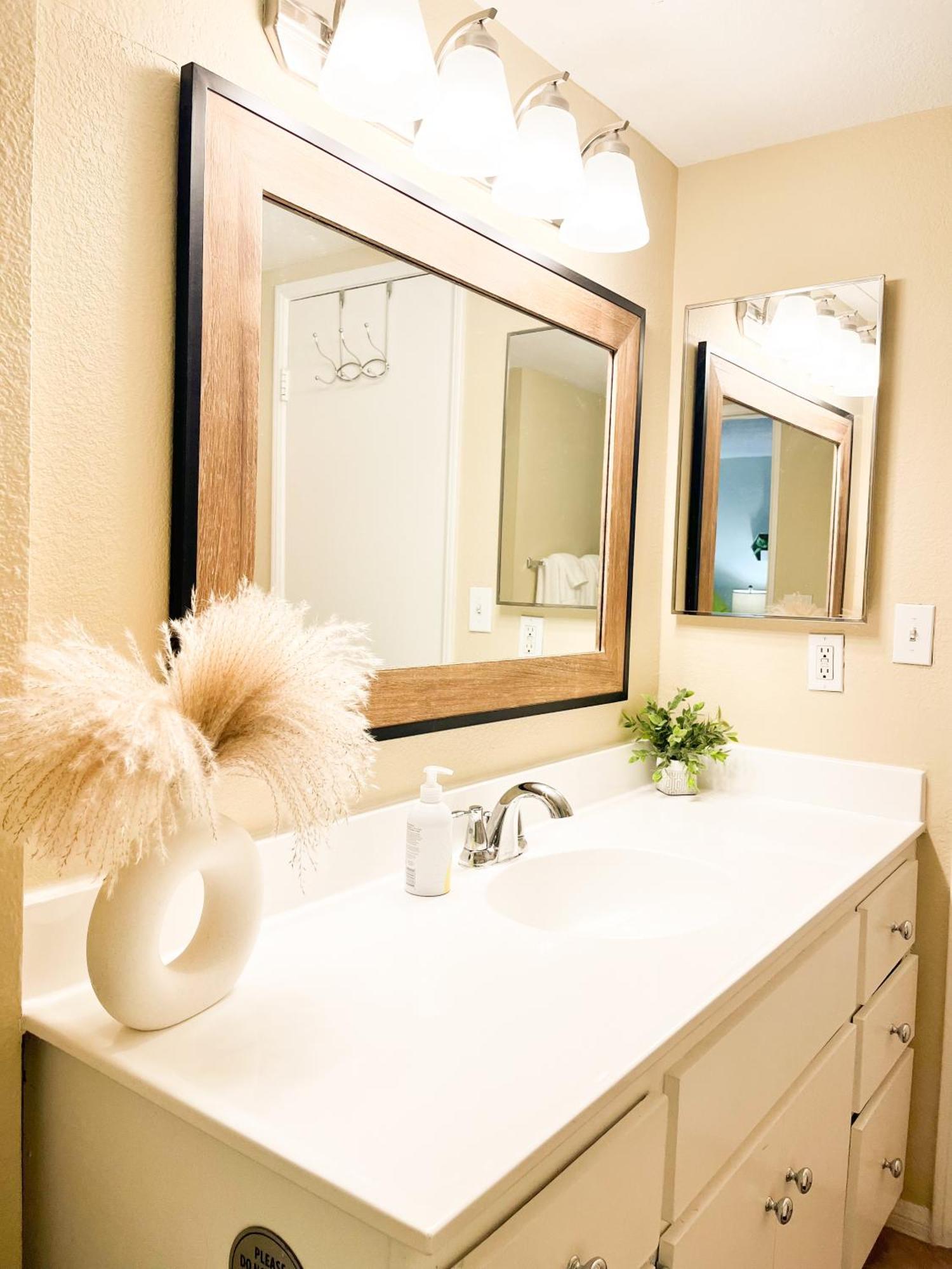 Stylish 2 Bedroom Near Ontario Airport Фонтана Экстерьер фото